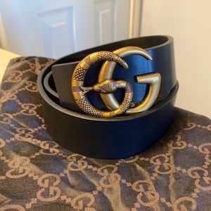 Gucci Wide Leather Belt - black with gold GG